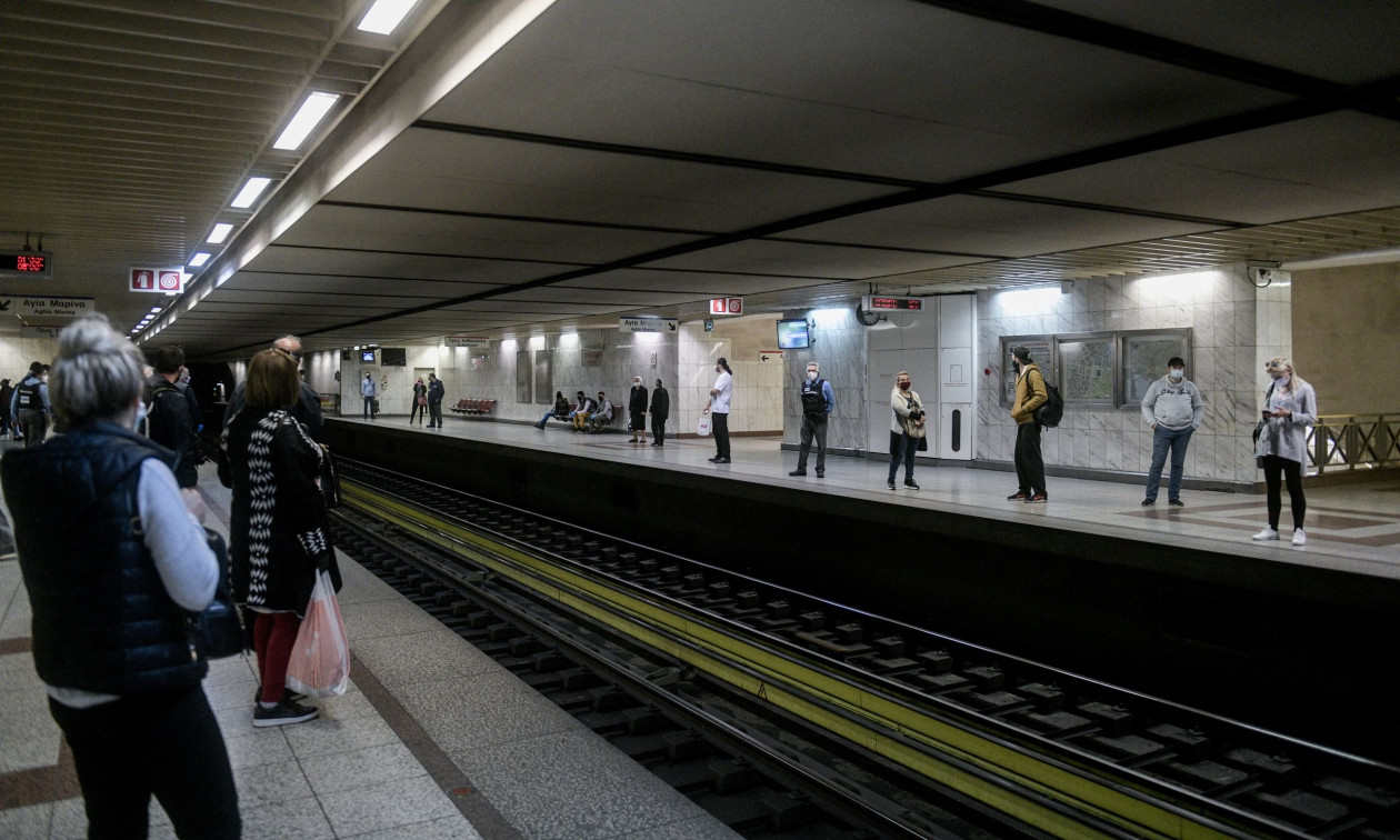 ΕΛΛΑΔΑ - Φρικτό δυστύχημα στο Μετρό Συντάγματος: Νεκρός άνδρας που έπεσε στις γραμμές ΕΛΛΑΔΑ - Φρικτό δυστύχημα στο Μετρό Συντάγματος: Νεκρός άνδρας που έπεσε στις γραμμές