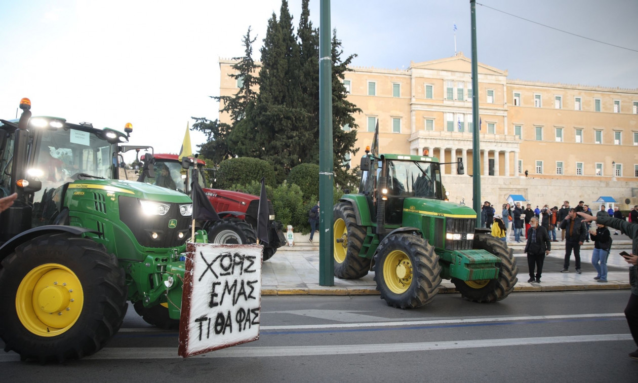 ΑΓΡΟΤΙΚΑ - Αγρότες: «Απόβαση» δεκάδων τρακτέρ στην Αθήνα -Μεταφέρονται με φορτηγά από Λαρισα, Καρδίτσα μέχρι Αφίδνες (video) ΑΓΡΟΤΙΚΑ - Αγρότες: «Απόβαση» δεκάδων τρακτέρ στην Αθήνα -Μεταφέρονται με φορτηγά από Λαρισα, Καρδίτσα μέχρι Αφίδνες (video)