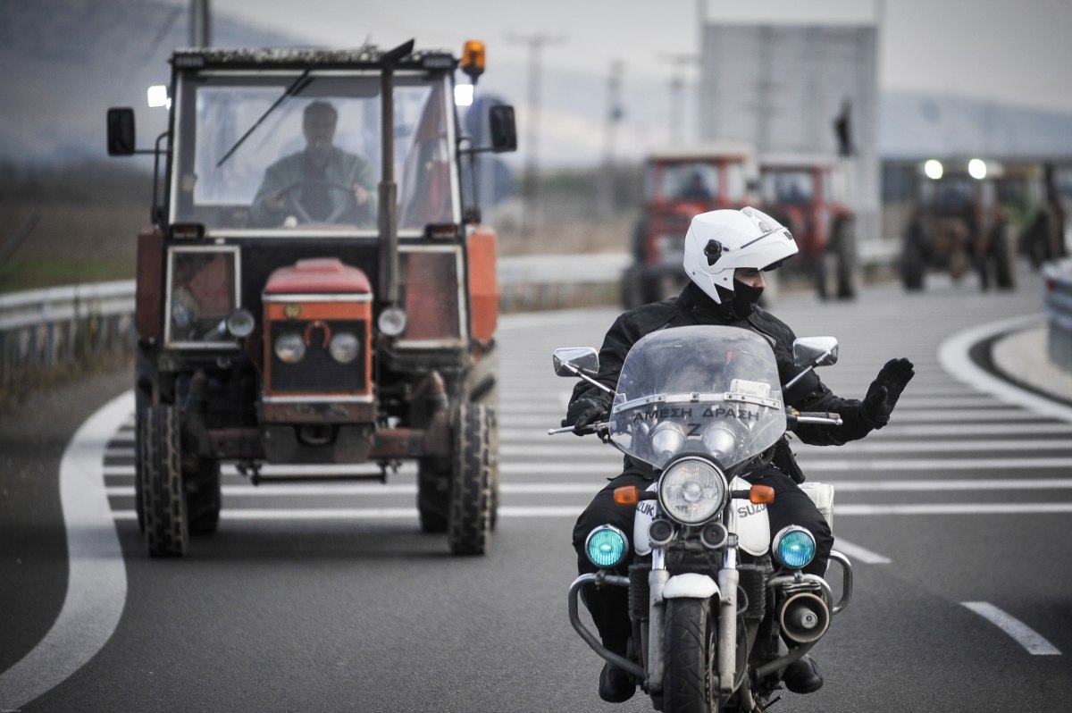 ΑΓΡΟΤΙΚΑ - Αγρότες: Σε εξέλιξη η απόβαση στην Αθήνα – Υποδοχή από τους εργαζόμενους στο Σύνταγμα ΑΓΡΟΤΙΚΑ - Αγρότες: Σε εξέλιξη η απόβαση στην Αθήνα – Υποδοχή από τους εργαζόμενους στο Σύνταγμα