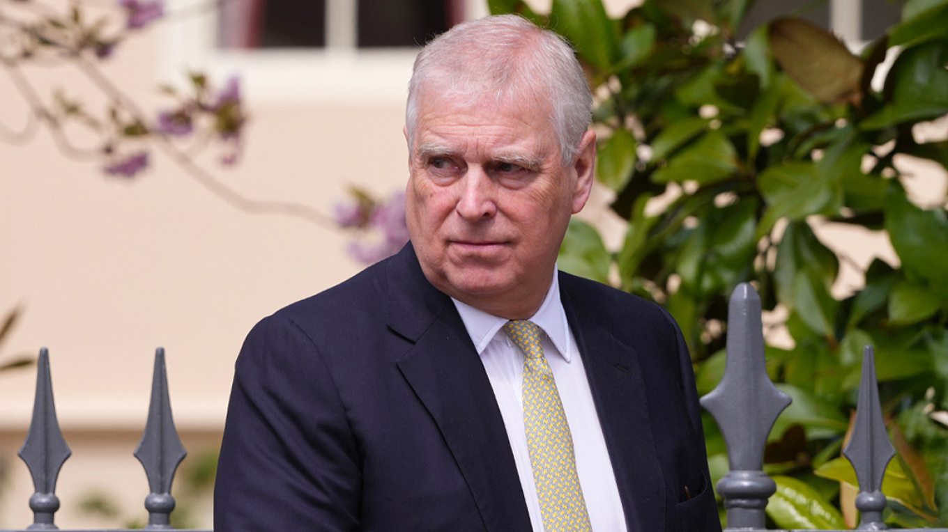 ΔΙΕΘΝΗ - Αντιμέτωπος ακόμη και με ισόβια ο έκπτωτος πρίγκιπας Άντριου, πώς τον συνέλαβαν μέσα στο σπίτι του για την υπόθεση Επστάιν ΔΙΕΘΝΗ - Αντιμέτωπος ακόμη και με ισόβια ο έκπτωτος πρίγκιπας Άντριου, πώς τον συνέλαβαν μέσα στο σπίτι του για την υπόθεση Επστάιν