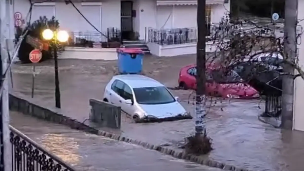 ΕΛΛΑΔΑ - Λήμνος: Στο έλεος της κακοκαιρίας το νησί – Μεγάλες πλημμύρες από τη σφοδρή βροχόπτωση, ήχησε το 112 ΕΛΛΑΔΑ - Λήμνος: Στο έλεος της κακοκαιρίας το νησί – Μεγάλες πλημμύρες από τη σφοδρή βροχόπτωση, ήχησε το 112