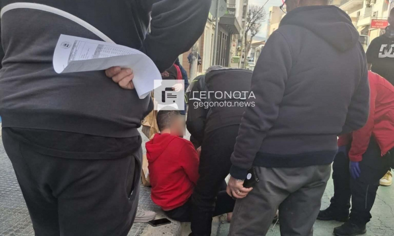 ΒΟΛΟΣ - Βόλος: Αυτοκίνητο παρέσυρε πεζό στο κέντρο της πόλης - Μεταφέρθηκε στο νοσοκομείο ΒΟΛΟΣ - Βόλος: Αυτοκίνητο παρέσυρε πεζό στο κέντρο της πόλης - Μεταφέρθηκε στο νοσοκομείο