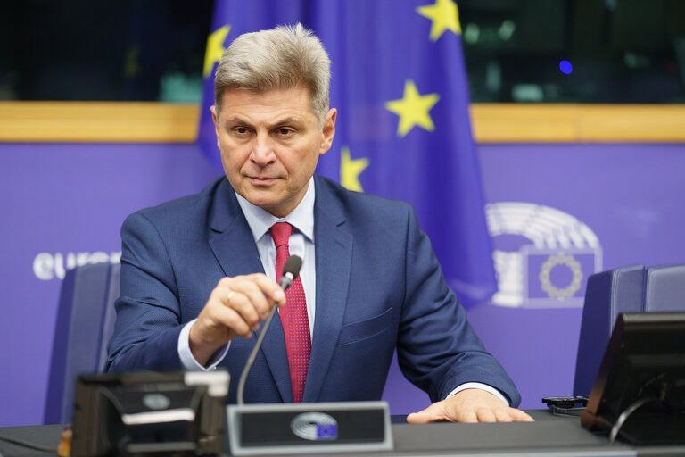 ΠΟΛΙΤΙΚΗ - Νικόλας Φαραντούρης: «Έρευνα του Ευρωπαϊκού Κοινοβουλίου για τα δάνεια σε ελβετικό φράγκο στην Ελλάδα» ΠΟΛΙΤΙΚΗ - Νικόλας Φαραντούρης: «Έρευνα του Ευρωπαϊκού Κοινοβουλίου για τα δάνεια σε ελβετικό φράγκο στην Ελλάδα»