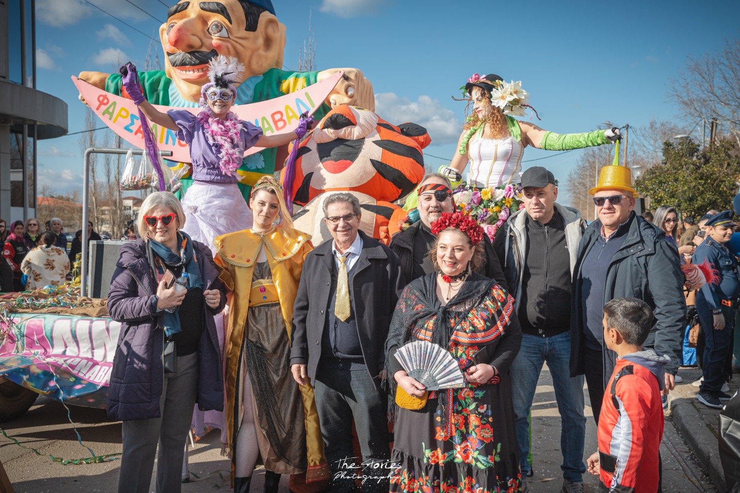 Ξέφρενο γλέντι και πλήθος επισκεπτών στο Φαρσαλινό Καρναβάλι (ΦΩTO)