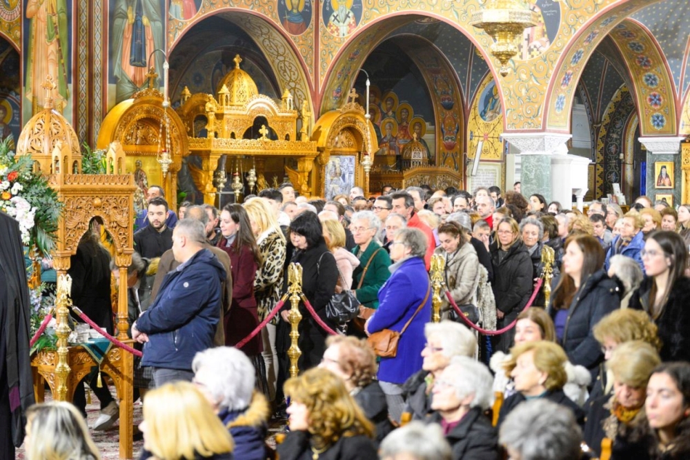 ΛΑΡΙΣΑ - Λάρισα: Αθρόα προσέλευση πιστών στην Τιμία Χείρα του Μεγάλου Βασιλείου (ΦΩΤΟ) ΛΑΡΙΣΑ - Λάρισα: Αθρόα προσέλευση πιστών στην Τιμία Χείρα του Μεγάλου Βασιλείου (ΦΩΤΟ)