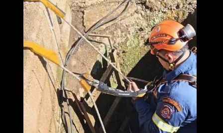 ΛΑΡΙΣΑ - Τύρναβος: Απεγκλωβίστηκε ο 40χρονος που έπεσε σε πηγάδι ΛΑΡΙΣΑ - Τύρναβος: Απεγκλωβίστηκε ο 40χρονος που έπεσε σε πηγάδι