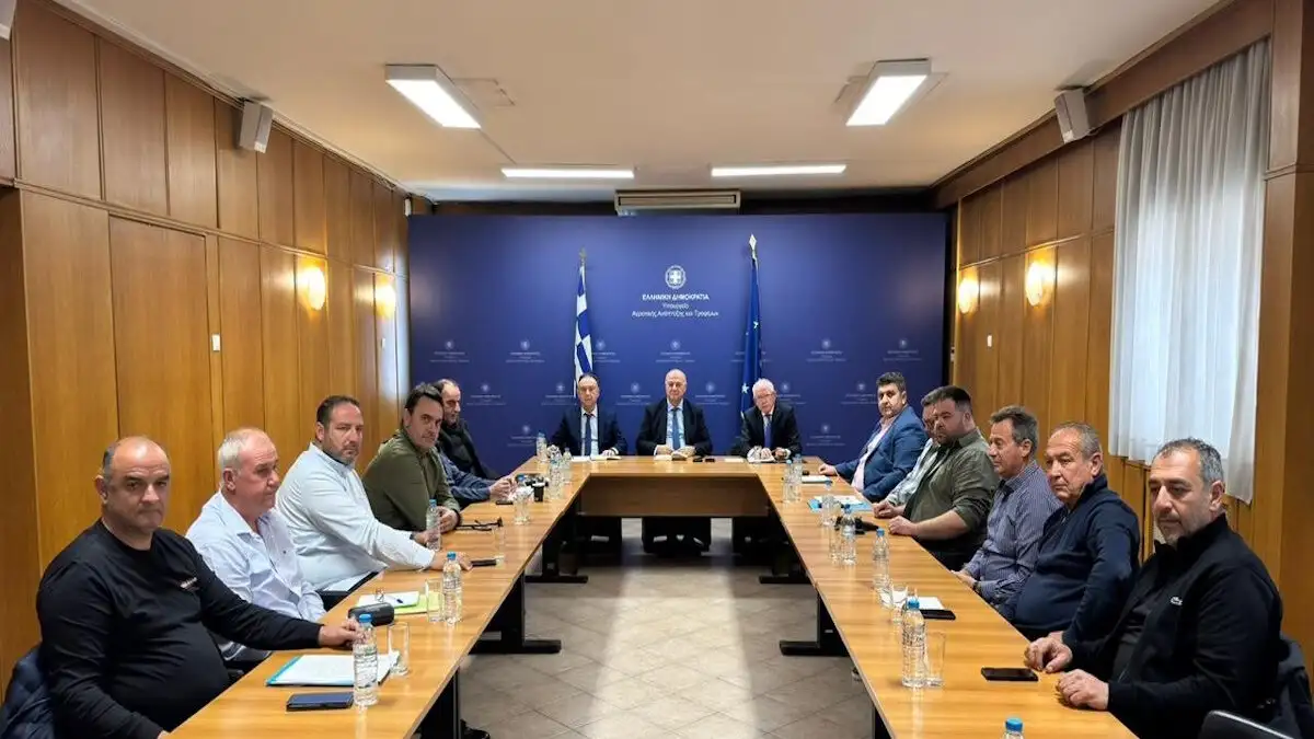 Τσιάρας στη συνάντηση με ΕΟΑΣΝΛ: Στοίχημα η διάσωση της κτηνοτροφίας