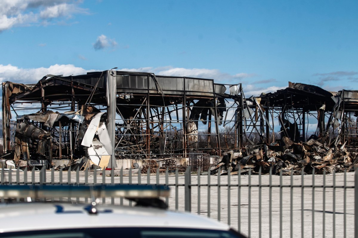 ΤΡΙΚΑΛΑ - «Κανείς δεν φαντάστηκε ότι η μυρωδιά είναι διαρροή» – Τι λέει ο δικηγόρος του Κ. Τζιωρτζιώτη για την τραγωδία στη Βιολάντα ΤΡΙΚΑΛΑ - «Κανείς δεν φαντάστηκε ότι η μυρωδιά είναι διαρροή» – Τι λέει ο δικηγόρος του Κ. Τζιωρτζιώτη για την τραγωδία στη Βιολάντα