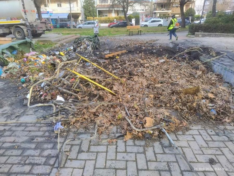 ΛΑΡΙΣΑ - Βανδαλισμούς σε κάδους απορριμμάτων καταγγέλλει ο Δήμος Λαρισαίων ΛΑΡΙΣΑ - Βανδαλισμούς σε κάδους απορριμμάτων καταγγέλλει ο Δήμος Λαρισαίων