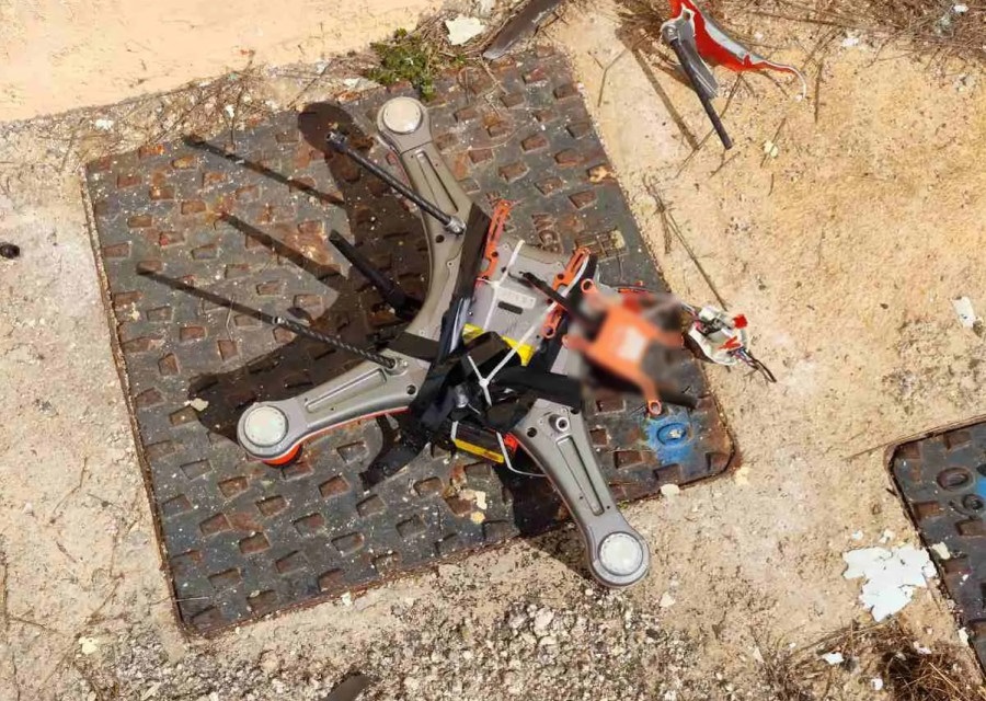 ΛΑΡΙΣΑ - ΕΛΑΣ: Επιχείρησαν να περάσουν με drones απαγορευμένα αντικείμενα στις φυλακές Δράμας και Λάρισας ΛΑΡΙΣΑ - ΕΛΑΣ: Επιχείρησαν να περάσουν με drones απαγορευμένα αντικείμενα στις φυλακές Δράμας και Λάρισας