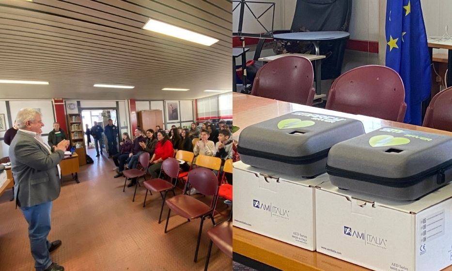 ΒΟΛΟΣ - Βόλος: Μητέρα δώρισε απινιδωτές σε δύο σχολεία στη μνήμη του γιου της που πέθανε από ανακοπή ΒΟΛΟΣ - Βόλος: Μητέρα δώρισε απινιδωτές σε δύο σχολεία στη μνήμη του γιου της που πέθανε από ανακοπή