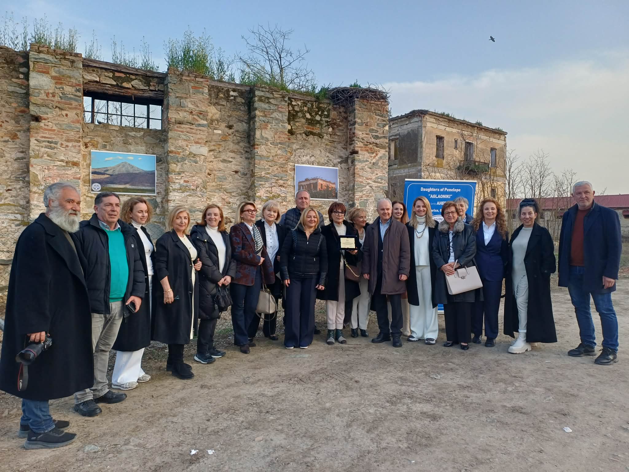 Καλλιτεχνικό αφιέρωμα στους πελαργούς από τις Daughters of Penelope «Αγλαονίκη» (ΦΩΤΟ)