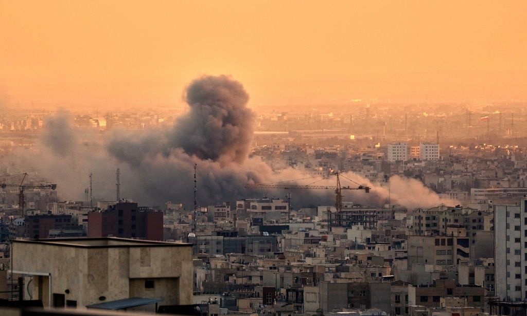 ΔΙΕΘΝΗ - Ισραήλ: Συντετριμμένος ο Έλληνας παππούς των τριών παιδιών που σκοτώθηκαν ενώ πήγαιναν σε καταφύγιο ΔΙΕΘΝΗ - Ισραήλ: Συντετριμμένος ο Έλληνας παππούς των τριών παιδιών που σκοτώθηκαν ενώ πήγαιναν σε καταφύγιο