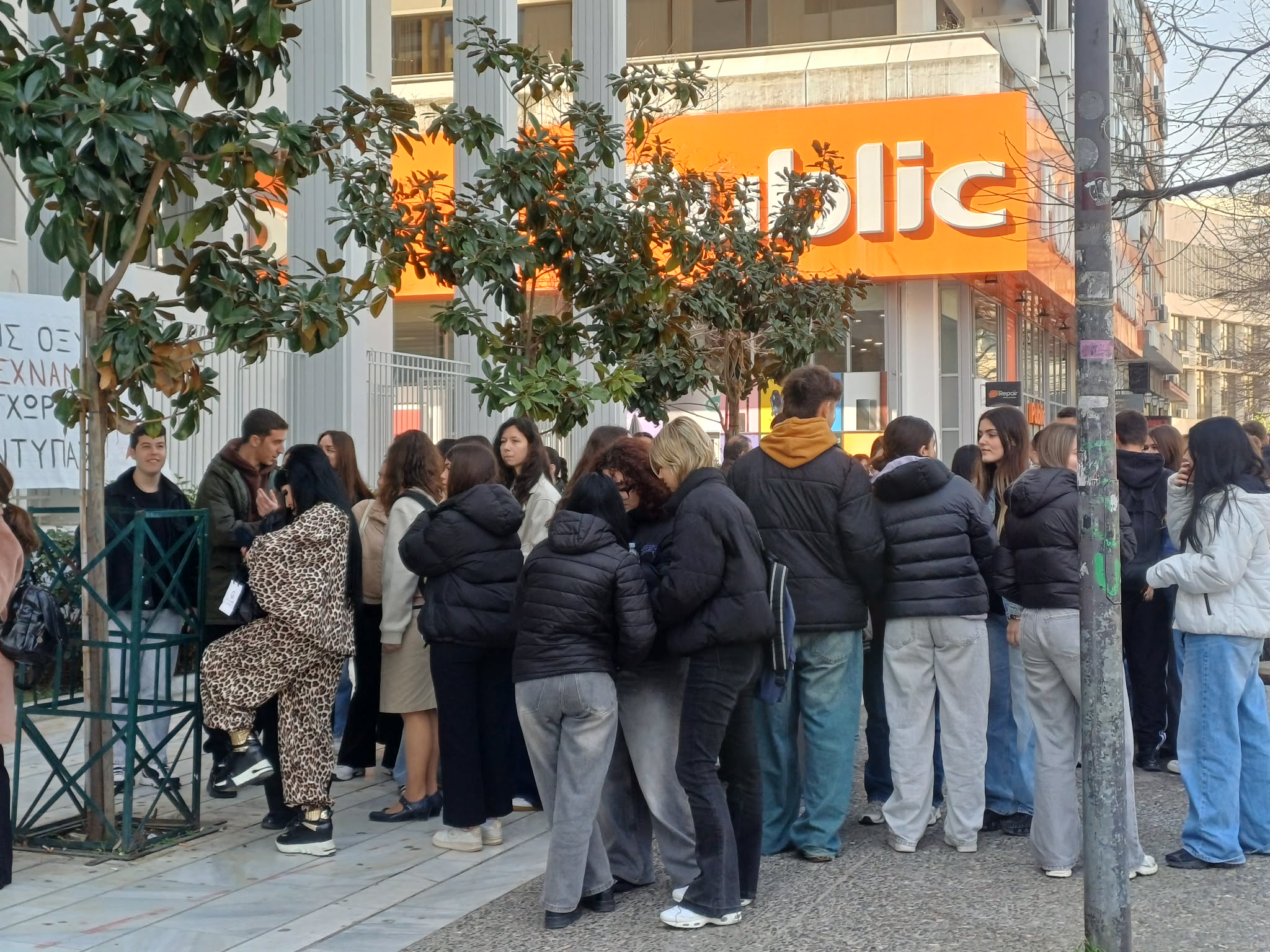 Γέμισαν μαθητές Λυκείου τα δικαστήρια Λάρισας για τη βιωματική δράση της εικονικής δίκης (ΦΩΤΟ)