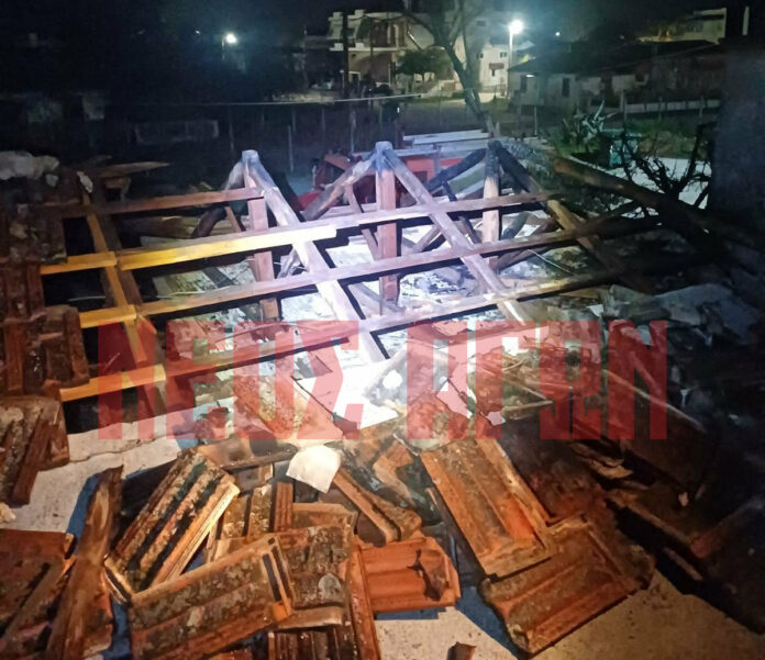 ΚΑΡΔΙΤΣΑ - Συναγερμός για φωτιά σε σπίτι στους Σοφάδες-γλίτωσαν οι ένοικοι που απομακρύνθηκαν έγκαιρα (ΦΩΤΟ) ΚΑΡΔΙΤΣΑ - Συναγερμός για φωτιά σε σπίτι στους Σοφάδες-γλίτωσαν οι ένοικοι που απομακρύνθηκαν έγκαιρα (ΦΩΤΟ)