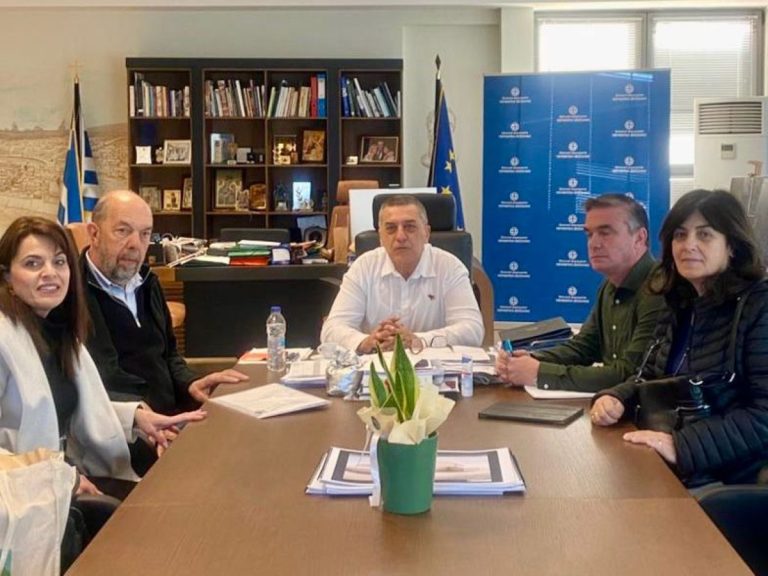 ΛΑΡΙΣΑ - Συνάντηση στην Περιφέρεια Θεσσαλίας για την Αβερώφειο Γεωργική Σχολή ΛΑΡΙΣΑ - Συνάντηση στην Περιφέρεια Θεσσαλίας για την Αβερώφειο Γεωργική Σχολή