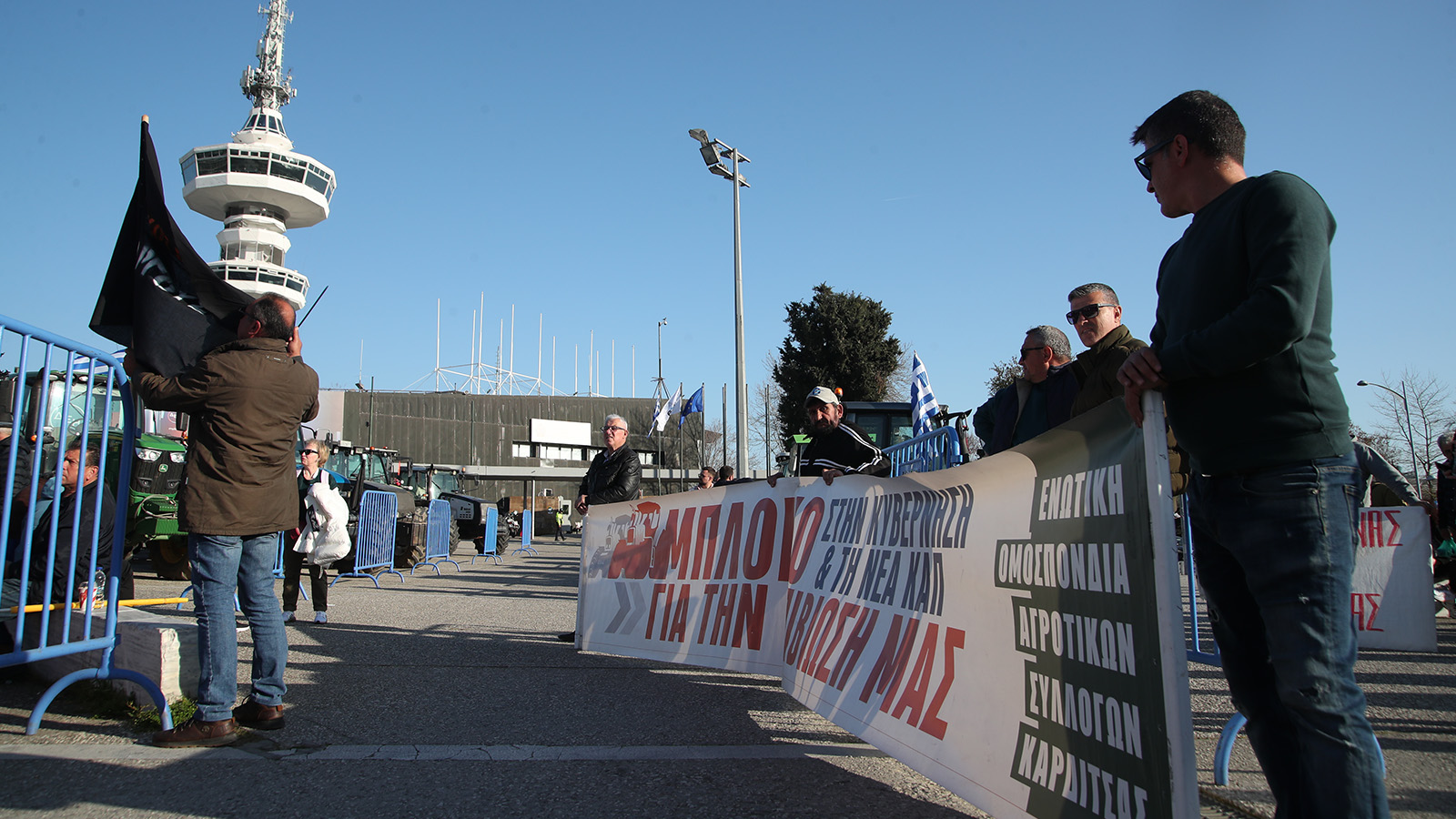 ΑΓΡΟΤΙΚΑ - Ηχηρό μήνυμα των αγροτών από την «Agrotica» στην Θεσσαλονίκη: Ο αγώνας συνεχίζεται μέχρι τη νίκη! (ΦΩΤΟ) ΑΓΡΟΤΙΚΑ - Ηχηρό μήνυμα των αγροτών από την «Agrotica» στην Θεσσαλονίκη: Ο αγώνας συνεχίζεται μέχρι τη νίκη! (ΦΩΤΟ)