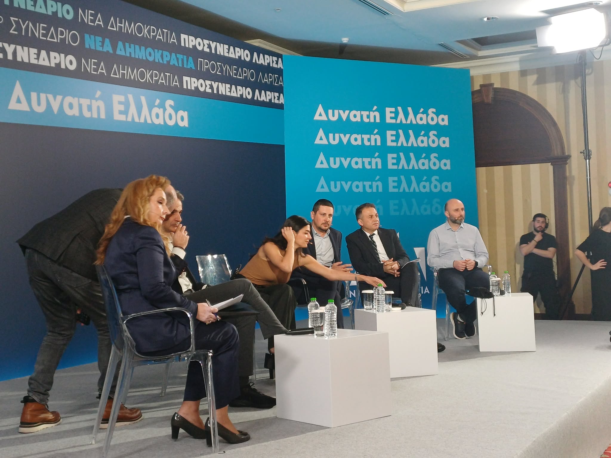 Φωτογραφικά κλικς από την παρουσία Μητσοτάκη στη Λάρισα (ΦΩΤΟ) -και το βίντεο του προσυνεδρίου Φωτογραφικά κλικς από την παρουσία Μητσοτάκη στη Λάρισα (ΦΩΤΟ) -και το βίντεο του προσυνεδρίου