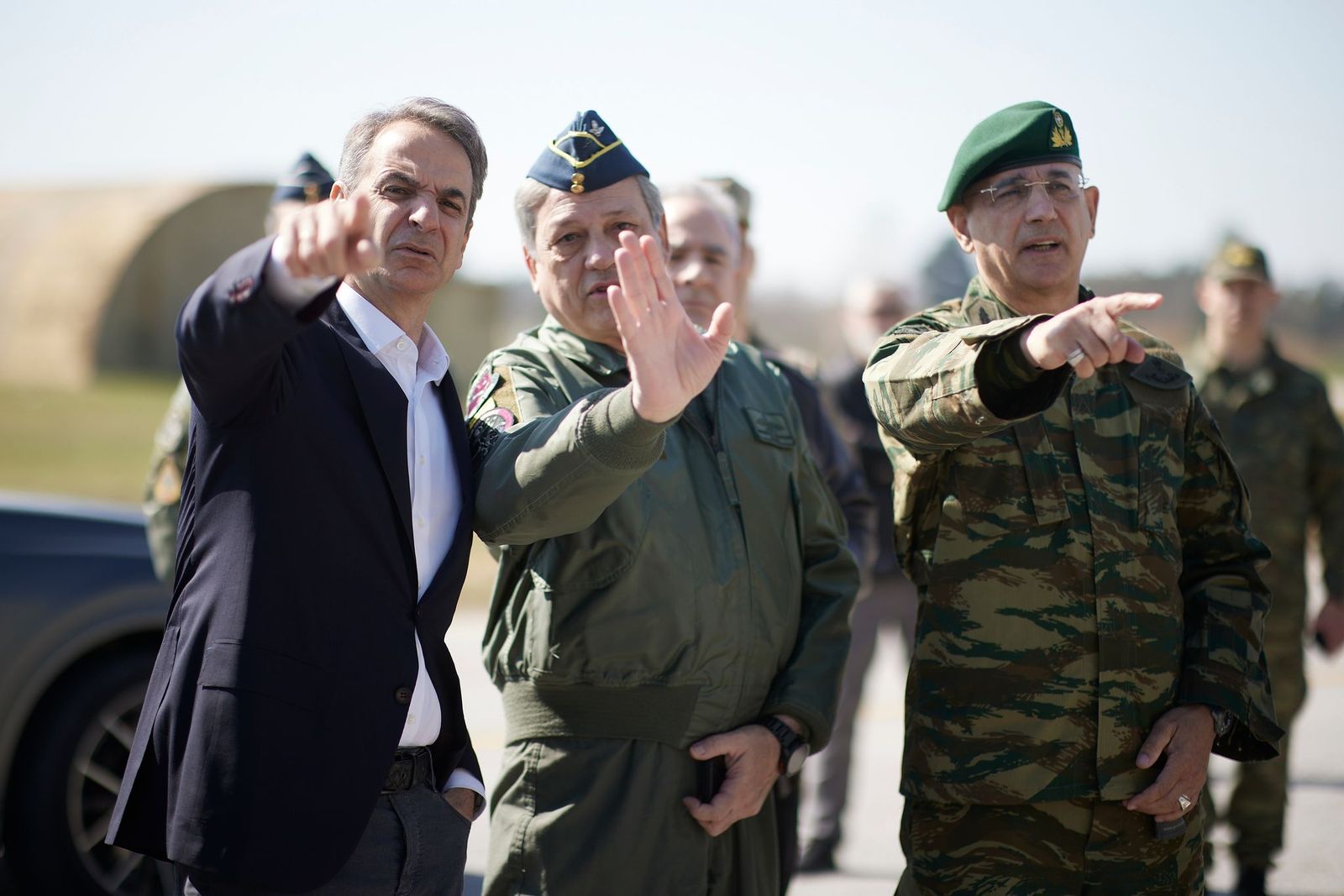 ΛΑΡΙΣΑ - Μητσοτάκης από ΑΤΑ στη Λάρισα: Οι Έλληνες μπορούν να εμπιστεύονται τις Ένοπλες Δυνάμεις στους ταραγμένους καιρούς που ζούμε ΛΑΡΙΣΑ - Μητσοτάκης από ΑΤΑ στη Λάρισα: Οι Έλληνες μπορούν να εμπιστεύονται τις Ένοπλες Δυνάμεις στους ταραγμένους καιρούς που ζούμε