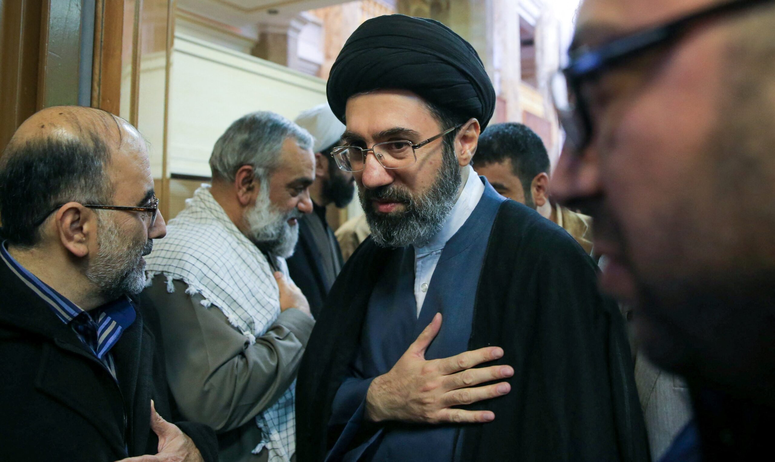 ΔΙΕΘΝΗ - «Κρυφά στη Μόσχα για χειρουργείο» ο τραυματισμένος Μοτζτάμπα Χαμενεΐ, μεταδίδουν κουβετιανά ΜΜΕ ΔΙΕΘΝΗ - «Κρυφά στη Μόσχα για χειρουργείο» ο τραυματισμένος Μοτζτάμπα Χαμενεΐ, μεταδίδουν κουβετιανά ΜΜΕ