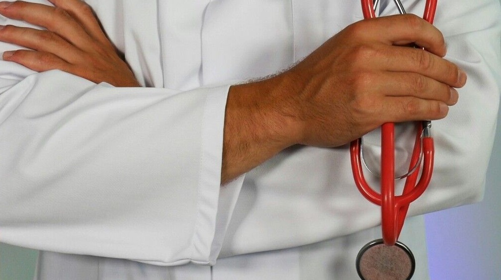 ΒΟΛΟΣ - Απάτη από «μαϊμού» γιατρό στον Βόλο σε βάρος 77χρονης – Της πήρε 10.000 ευρώ ΒΟΛΟΣ - Απάτη από «μαϊμού» γιατρό στον Βόλο σε βάρος 77χρονης – Της πήρε 10.000 ευρώ