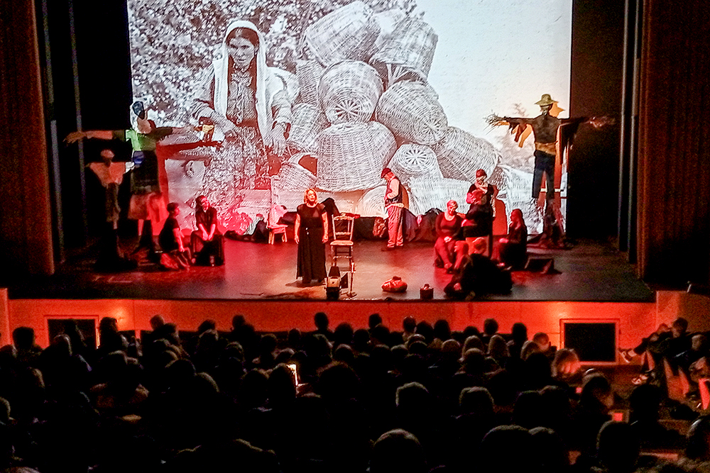 ΠΟΛΙΤΙΣΜΟΣ - ΛΑΡΙΣΑ-ΦΕΣΤΙΒΑΛ ΕΡΑΣΙΤΕΧΝΙΚΩΝ ΣΚΗΝΩΝ «Όλη η πόλη μια σκηνή»:ΘΕΑΤΡΙΚΟ ΕΡΓΑΣΤΗΡΙ ΜΟΥΖΑΚΙΟΥ «Μια φιγούρα σιωπηλή» ΠΟΛΙΤΙΣΜΟΣ - ΛΑΡΙΣΑ-ΦΕΣΤΙΒΑΛ ΕΡΑΣΙΤΕΧΝΙΚΩΝ ΣΚΗΝΩΝ «Όλη η πόλη μια σκηνή»:ΘΕΑΤΡΙΚΟ ΕΡΓΑΣΤΗΡΙ ΜΟΥΖΑΚΙΟΥ «Μια φιγούρα σιωπηλή»