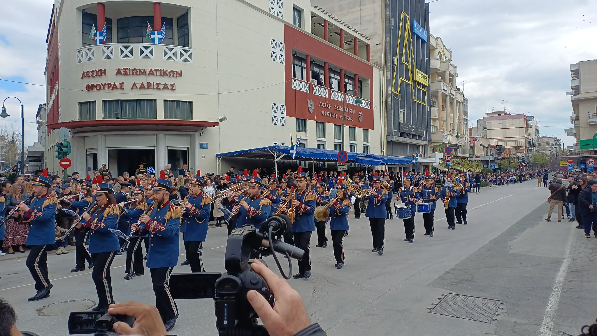 ΛΑΡΙΣΑ - Όλα έτοιμα για την παρέλαση στη Λάρισα- κατάθεση στεφάνων στο λόφο του Φρουρίου (ΦΩΤΟ+video) ΛΑΡΙΣΑ - Όλα έτοιμα για την παρέλαση στη Λάρισα- κατάθεση στεφάνων στο λόφο του Φρουρίου (ΦΩΤΟ+video)