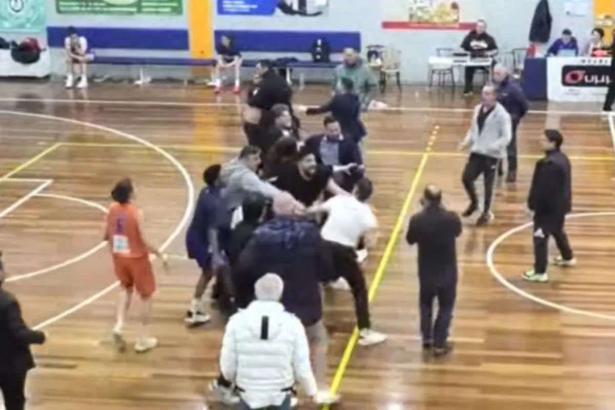 ΑΘΛΗΤΙΚΑ - Α1 Γυναικών: Χάος μετά το φινάλε του αγώνα Αμύντας – Ανόρθωση και τον υποβιβασμό της ομάδας του Βόλου ΑΘΛΗΤΙΚΑ - Α1 Γυναικών: Χάος μετά το φινάλε του αγώνα Αμύντας – Ανόρθωση και τον υποβιβασμό της ομάδας του Βόλου