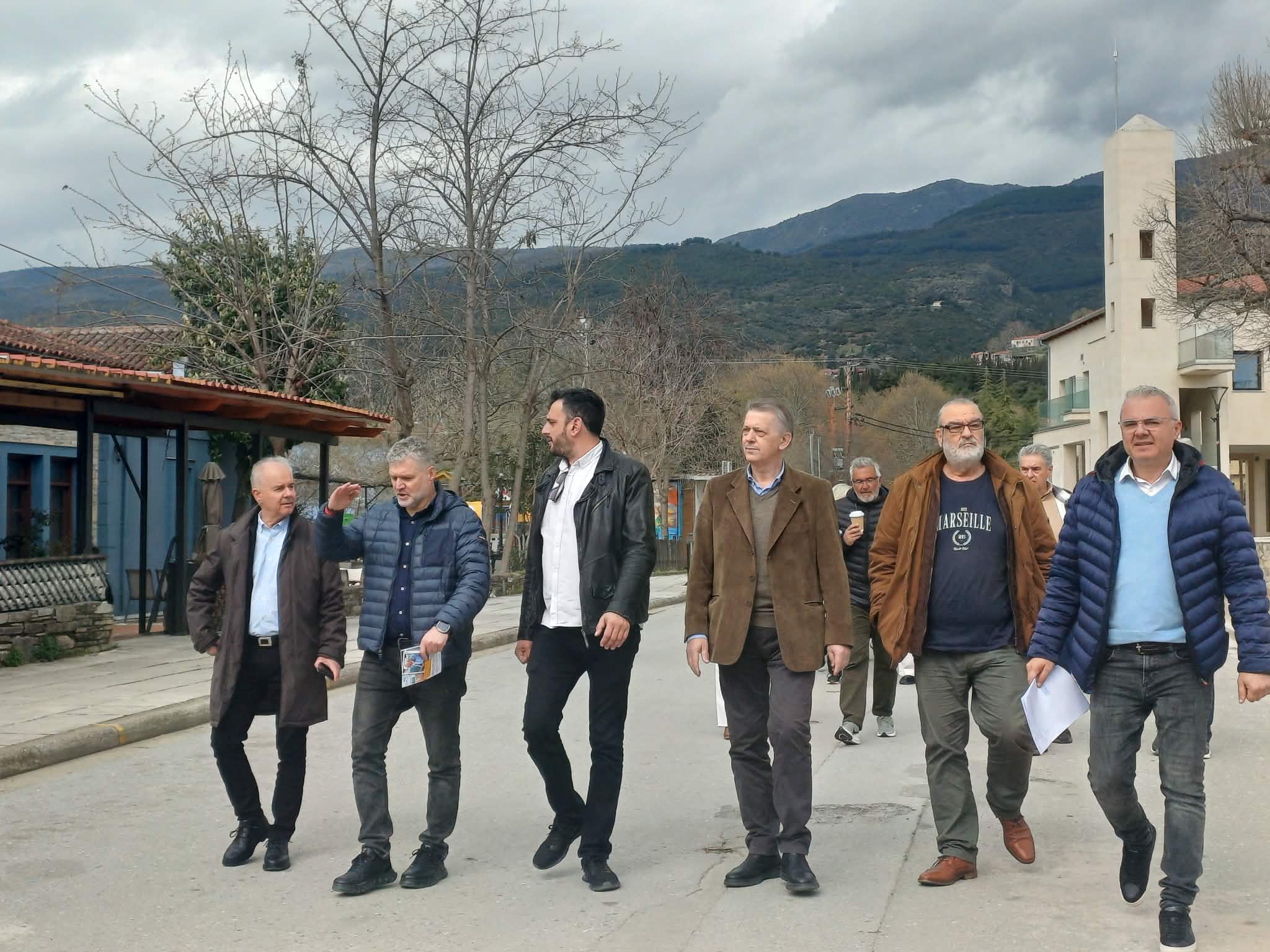 Οργή δημάρχων Αγιάς, Τεμπών, Τυρνάβου και πορεία διαμαρτυρίας ενάντια στο κλείσιμο καταστημάτων ΕΛΤΑ (ΦΩΤΟ+video)