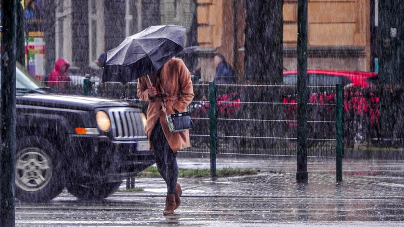 Καμπανάκι Καντερέ για κακοκαιρία την Πρωταπριλιά: Βροχές, καταιγίδες και κίνδυνος πλημμυρών σε όλη τη χώρα