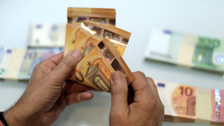 ΟΙΚΟΝΟΜΙΑ - ΟΠΕΚΑ: Μεγάλη πληρωμή για 17 επιδόματα – Δείτε πότε μπαίνουν τα χρήματα στους λογαριασμούς ΟΙΚΟΝΟΜΙΑ - ΟΠΕΚΑ: Μεγάλη πληρωμή για 17 επιδόματα – Δείτε πότε μπαίνουν τα χρήματα στους λογαριασμούς