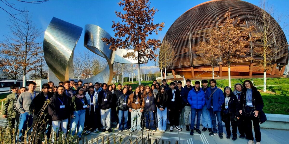 ΛΑΡΙΣΑ - Στα άδυτα του C.E.R.N. το Πρότυπο Γενικό Λύκειο Λάρισας (ΦΩΤΟ) ΛΑΡΙΣΑ - Στα άδυτα του C.E.R.N. το Πρότυπο Γενικό Λύκειο Λάρισας (ΦΩΤΟ)