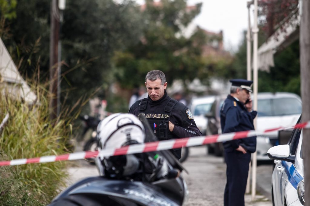 Θρίλερ στου Ζωγράφου: Βρέθηκαν δύο νεκρές γυναίκες σε διαμέρισμα, έχει προσαχθεί ο γιός