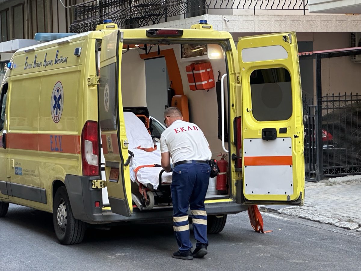 ΒΟΛΟΣ - Βόλος: Μέσα σε δύο μέρες, τρία παιδιά κηδεύουν και τους δύο γονείς τους ΒΟΛΟΣ - Βόλος: Μέσα σε δύο μέρες, τρία παιδιά κηδεύουν και τους δύο γονείς τους