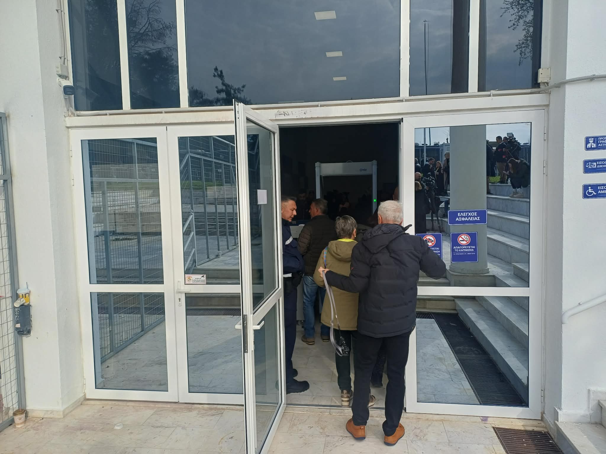 Ξαναρχίζει αύριο η δίκη για τα Τέμπη - 100 θέσεις προστέθηκαν στην αίθουσα - Ισχυρή αστυνόμευση (video)