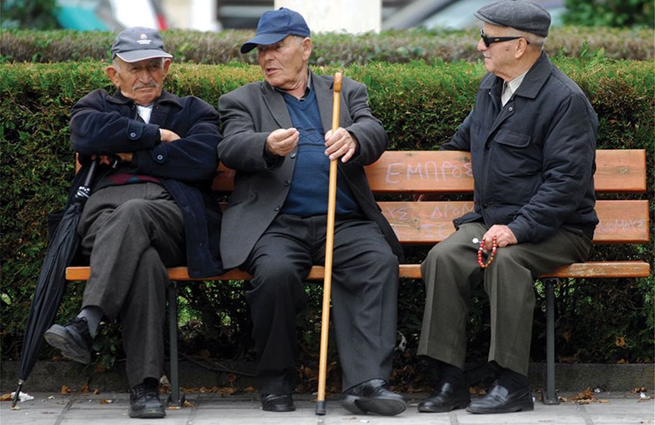 Με ένα 10ευρω την ημέρα ζουν χιλιάδες συνταξιούχοι του ΟΓΑ στα χωριά της Θεσσαλίας Με ένα 10ευρω την ημέρα ζουν χιλιάδες συνταξιούχοι του ΟΓΑ στα χωριά της Θεσσαλίας