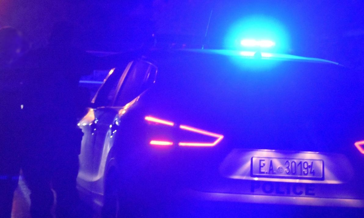 ΕΛΛΑΔΑ - Γλυφάδα: Έδειραν και μαχαίρωσαν 19χρονο για να του κλέψουν το κινητό ΕΛΛΑΔΑ - Γλυφάδα: Έδειραν και μαχαίρωσαν 19χρονο για να του κλέψουν το κινητό