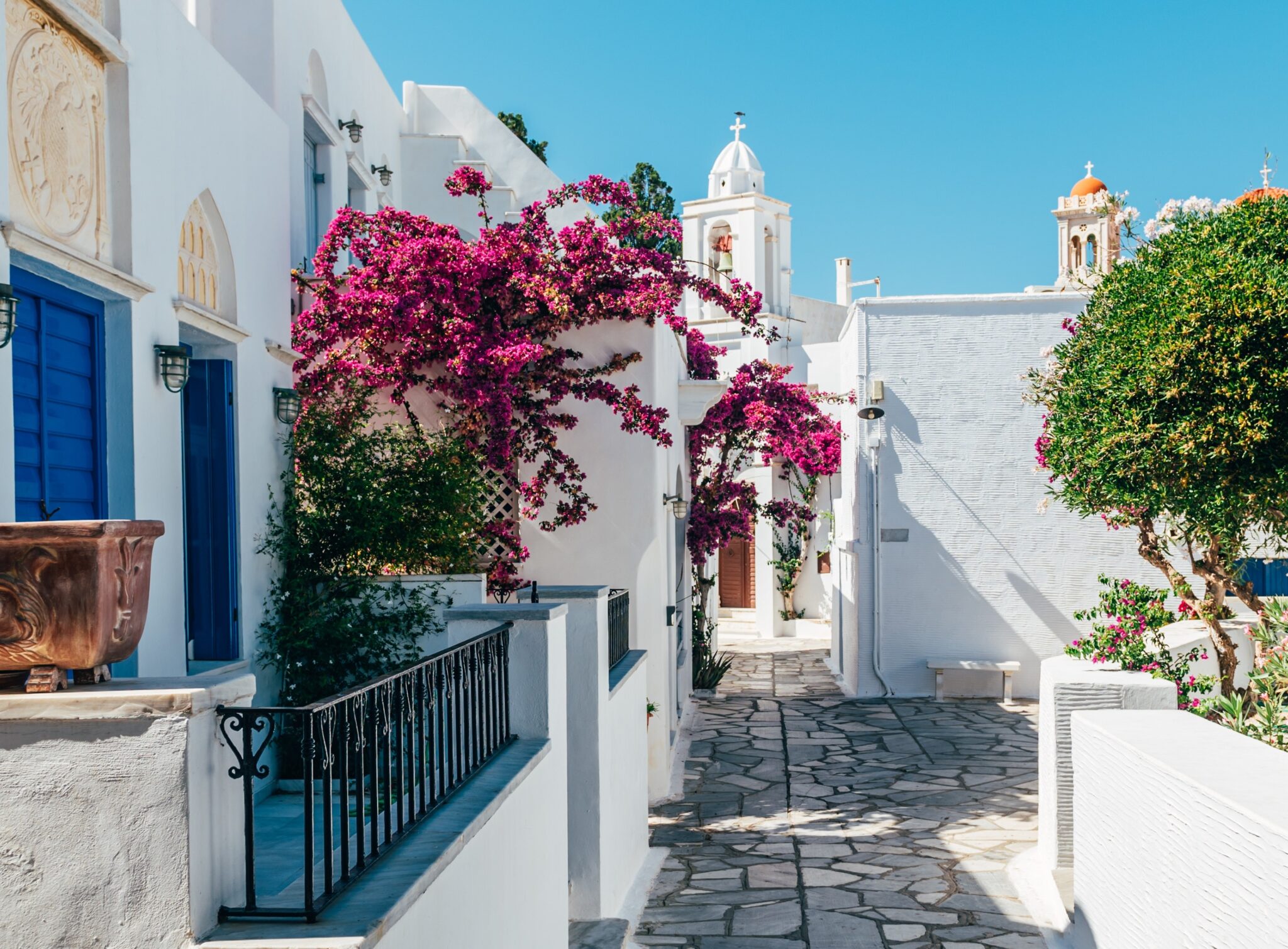 ΣΥΓΧΡΟΝΗ ΖΩΗ - Πάσχα στην Τήνο ΣΥΓΧΡΟΝΗ ΖΩΗ - Πάσχα στην Τήνο