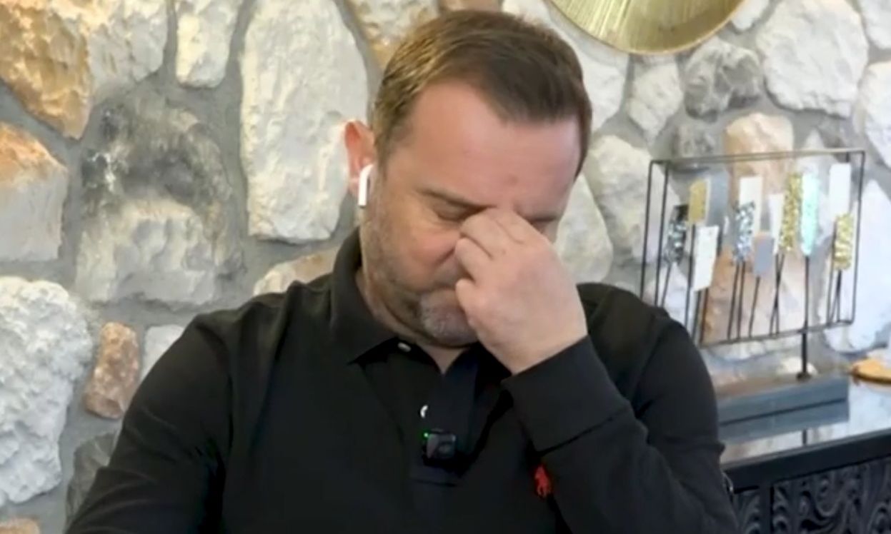 «Λύγισε» ο Νίκος Πλακιάς για τα κορίτσια του: «Πάντα αυτές οι θέσεις στο τραπέζι θα είναι αδειανές» (video)