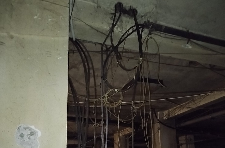 ΤΡΙΚΑΛΑ - ΛΑΣΥ Θεσσαλίας: Αθλια η κατάσταση του υπογείου στο κτίριο της Περιφέρειας στα Τρίκαλα ΤΡΙΚΑΛΑ - ΛΑΣΥ Θεσσαλίας: Αθλια η κατάσταση του υπογείου στο κτίριο της Περιφέρειας στα Τρίκαλα