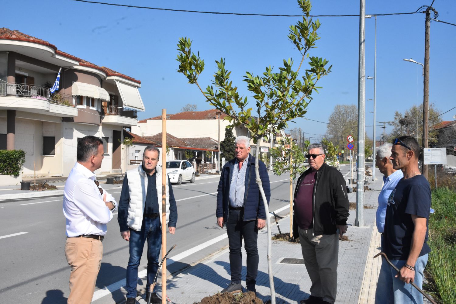 ΛΑΡΙΣΑ - Δ. Λαρισαίων: Νέα δέντρα στη Φαλάνη - Μαμάκος: «Συνεχίζουμε τις παρεμβάσεις για ενίσχυση του πράσινου αποτυπώματος στην πόλη» ΛΑΡΙΣΑ - Δ. Λαρισαίων: Νέα δέντρα στη Φαλάνη - Μαμάκος: «Συνεχίζουμε τις παρεμβάσεις για ενίσχυση του πράσινου αποτυπώματος στην πόλη»