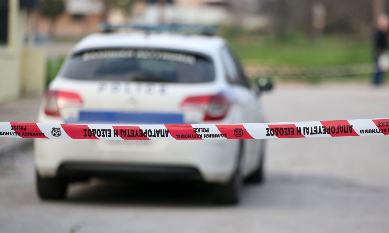 ΕΛΛΑΔΑ - Παιανία: Εντοπίστηκε νεκρός άνδρας με ταινία στο λαιμό μέσα σε χαντάκι ΕΛΛΑΔΑ - Παιανία: Εντοπίστηκε νεκρός άνδρας με ταινία στο λαιμό μέσα σε χαντάκι