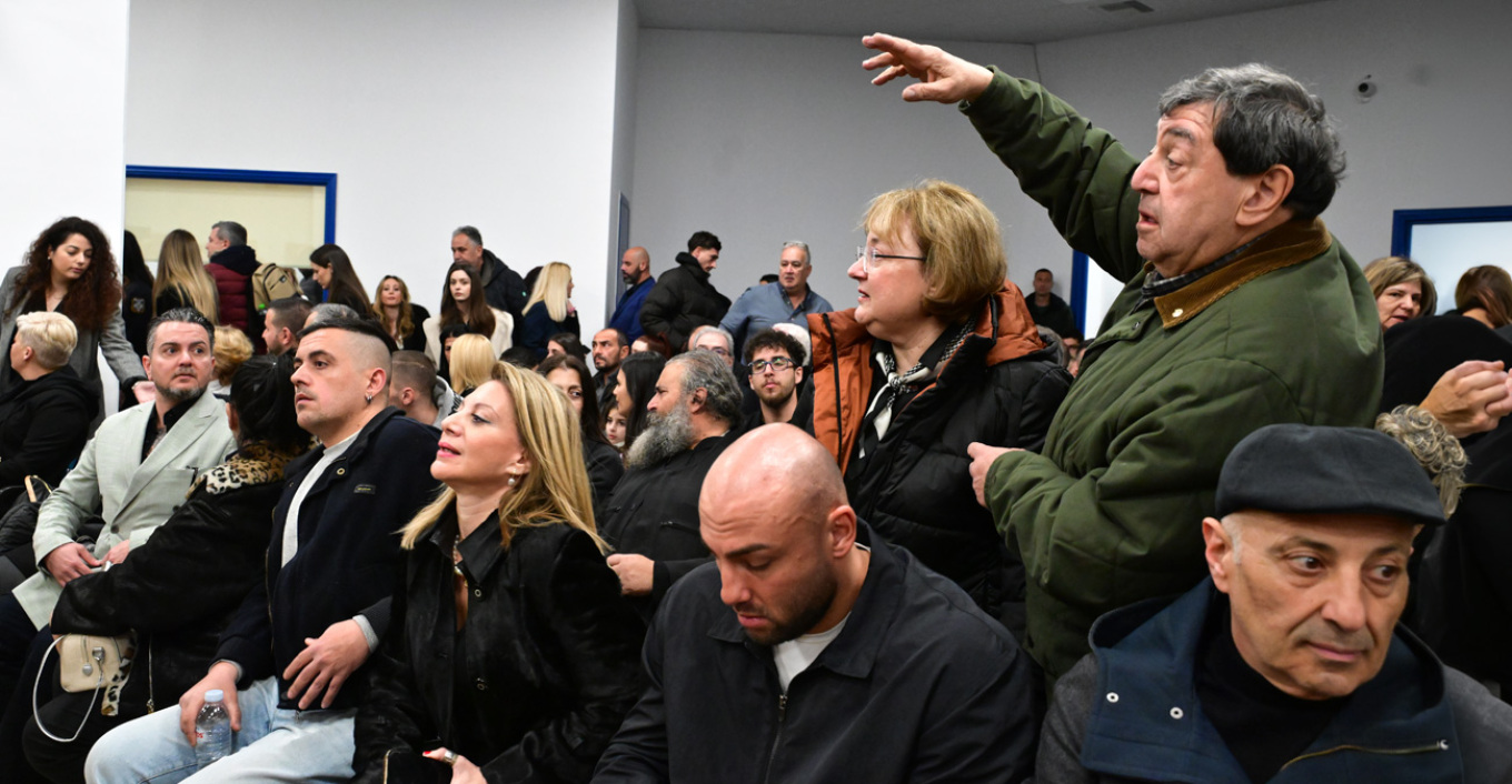 Δίκη για τα Τέμπη: Καταγγελίες για «θαμμένα» στοιχεία και αλλοίωση του χώρου