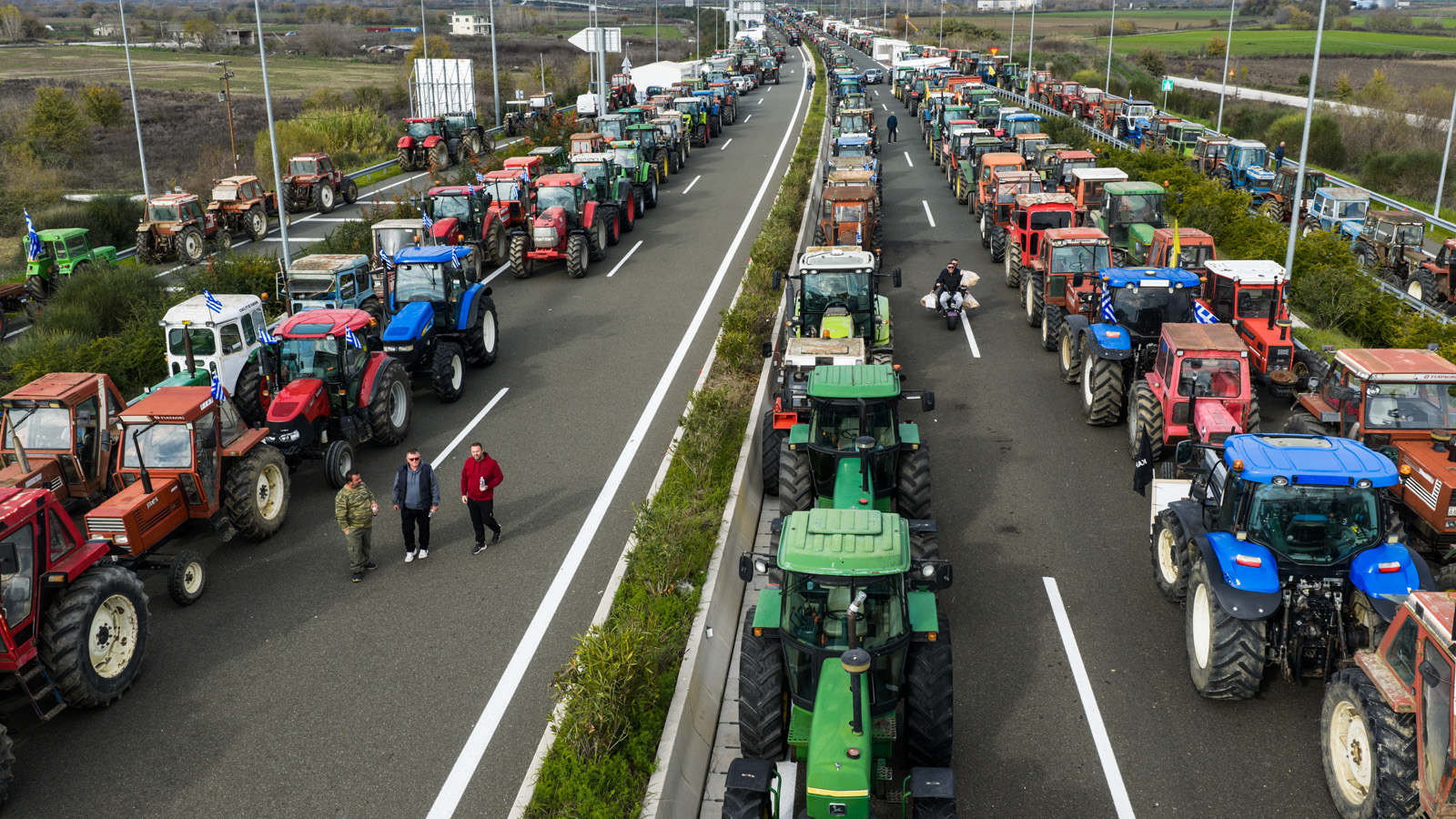 ΚΑΡΔΙΤΣΑ - Βγάζουν ξανά τα τρακτέρ στον Ε-65 οι αγρότες της Καρδίτσας τη Μ. Τρίτη ΚΑΡΔΙΤΣΑ - Βγάζουν ξανά τα τρακτέρ στον Ε-65 οι αγρότες της Καρδίτσας τη Μ. Τρίτη