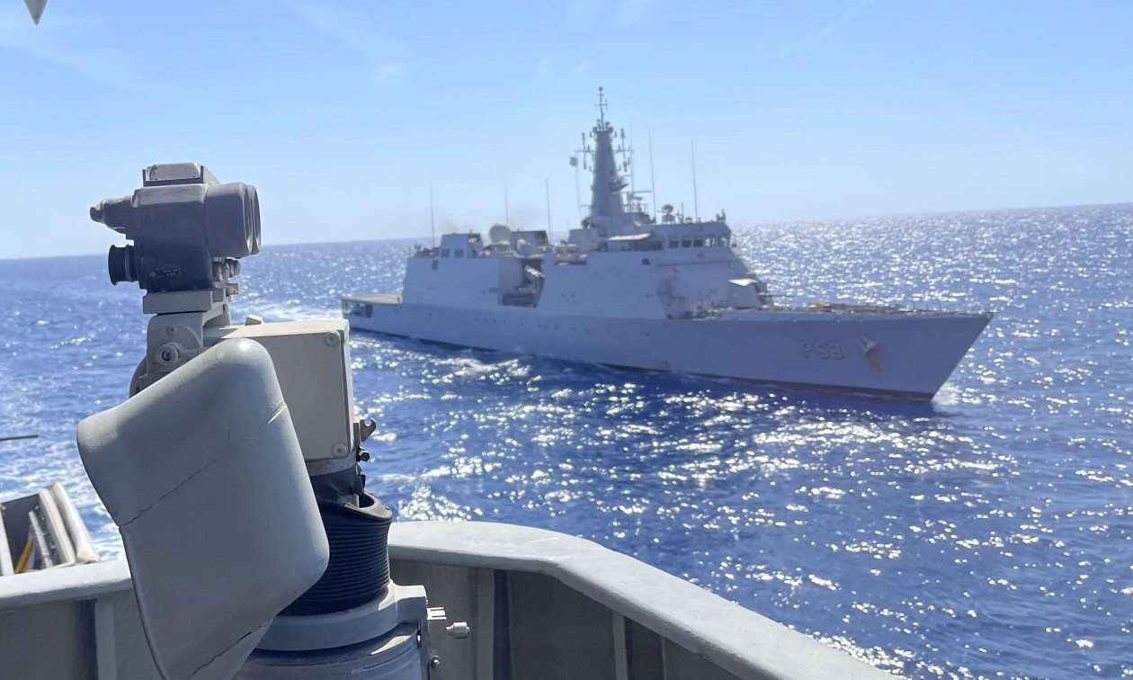 ΕΛΛΑΔΑ - Η «ΕΛΛΗ» έβαλε πλώρη για την Κύπρο εξοπλισμένη με το σύστημα «ΚΕΝΤΑΥΡΟΣ» ΕΛΛΑΔΑ - Η «ΕΛΛΗ» έβαλε πλώρη για την Κύπρο εξοπλισμένη με το σύστημα «ΚΕΝΤΑΥΡΟΣ»