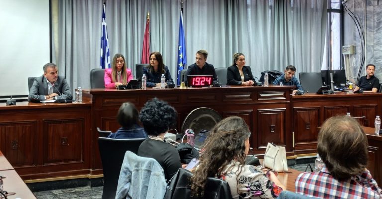 ΛΑΡΙΣΑ - Γραφείο για το Δημοτικό Συμβούλιο Νεολαίας δημιουργεί ο δήμος Λαρισαίων ΛΑΡΙΣΑ - Γραφείο για το Δημοτικό Συμβούλιο Νεολαίας δημιουργεί ο δήμος Λαρισαίων