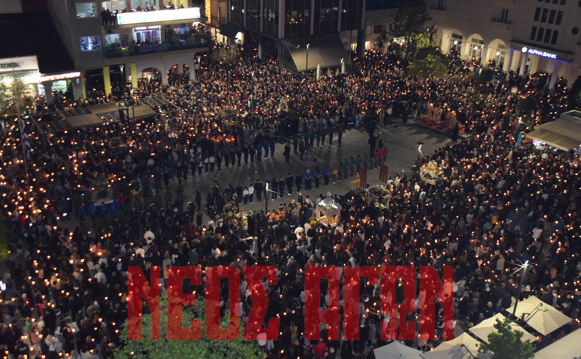 Με κατάνυξη και θρησκευτική ευλάβεια η περιφορά των Επιταφίων στην Καρδίτσα (ΦΩΤΟ - ΒΙΝΤΕΟ)