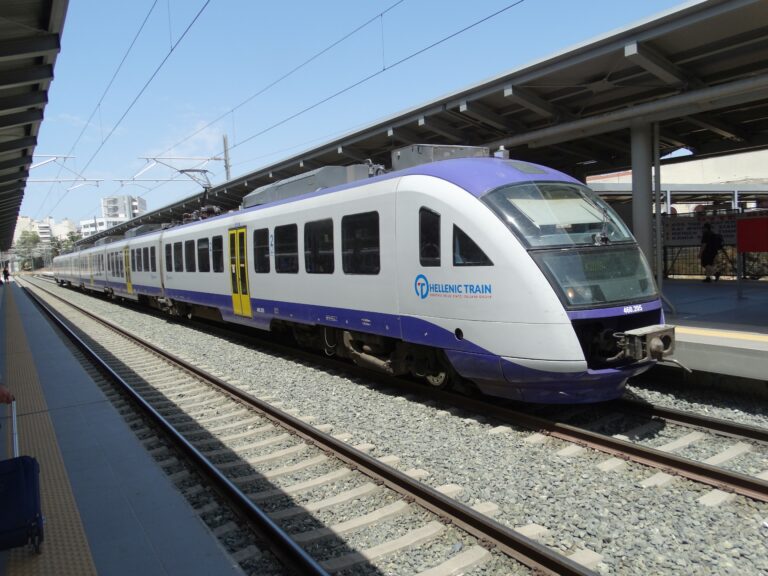 ΛΑΡΙΣΑ - Ακινητοποιήθηκε αμαξοστοιχία από Λάρισα για Θεσσαλονίκη κοντά στον Σταθμό Κορινός ΛΑΡΙΣΑ - Ακινητοποιήθηκε αμαξοστοιχία από Λάρισα για Θεσσαλονίκη κοντά στον Σταθμό Κορινός