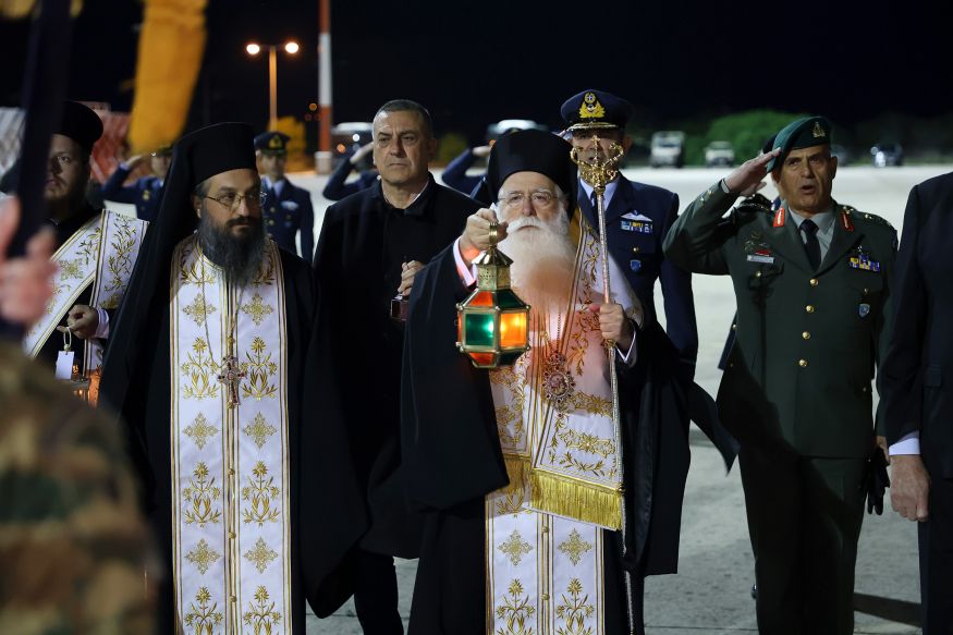 ΒΟΛΟΣ - Στην τελετή αφής του Αγίου Φωτός στη Νέα Αγχίαλο ο Περιφερειάρχης Θεσσαλίας Δημήτρης Κουρέτας ΒΟΛΟΣ - Στην τελετή αφής του Αγίου Φωτός στη Νέα Αγχίαλο ο Περιφερειάρχης Θεσσαλίας Δημήτρης Κουρέτας