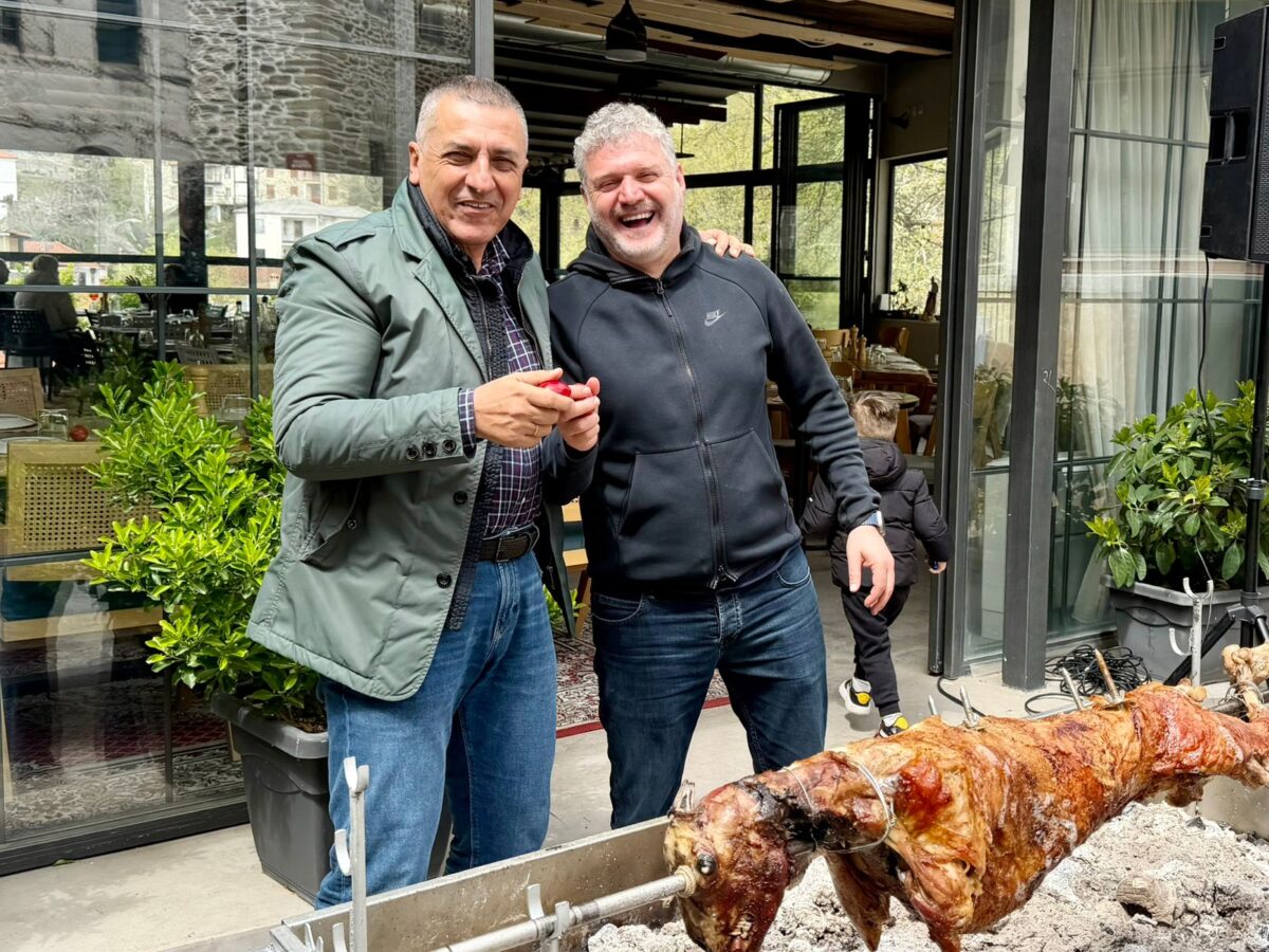 Με Γκουντάρα στη Μελιβοία έκανε Πάσχα ο Κουρέτας Με Γκουντάρα στη Μελιβοία έκανε Πάσχα ο Κουρέτας